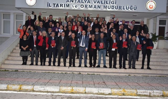 Emekliye ayrılan İl Tarım ve Orman Müdürlüğü personeline vefa plaketi