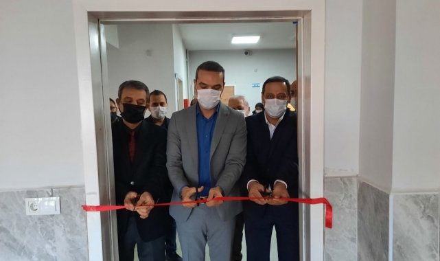 Emet Mehmet Akif Ersoy İlkokul&#039;una kütüphane