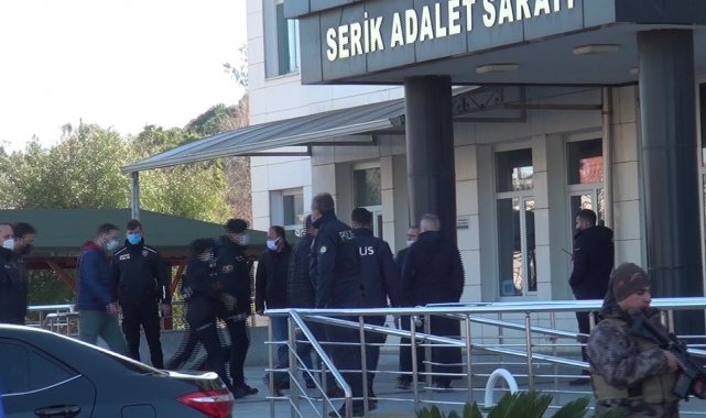 Emlak zengini kadının cinayet şüphelisi 6 şahıs, adliyeye çıkartıldı