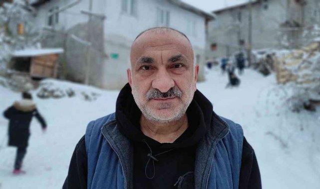 Engelli kız muhtarın yaptığı kızakla hayatında ilk defa kaydı