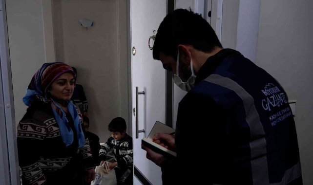 Engelli ve yaşlıların erzak ve yiyecek ihtiyacı kapılarına kadar götürüyor