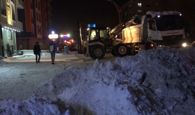 Erciş'te karla mücadele çalışması