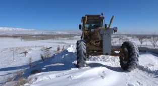 Erciş'te mahsur kalan öğrenciler kurtarıldı