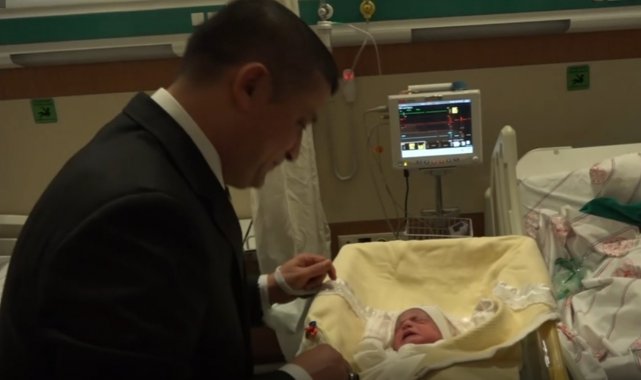 Erciş&#039;te yeni yılın ilk bebeği dünyaya geldi