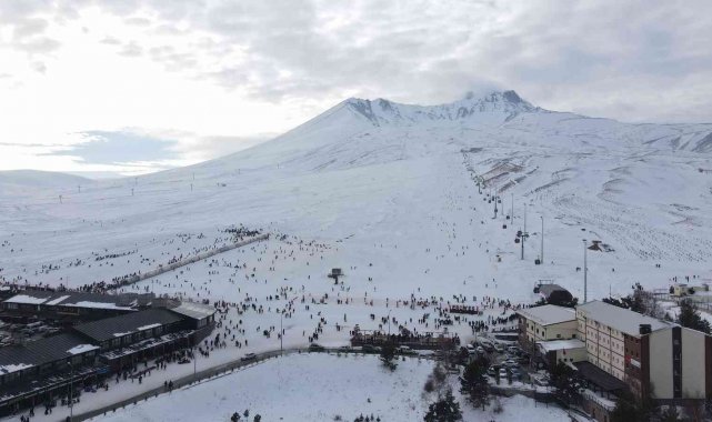 Erciyes hafta sonu 30 bini aşkın ziyaretçiyi ağırladı