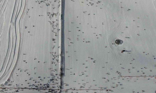 Erciyes'te insan seli