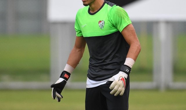 Erhan Erentürk 16 maçta 26 gol yedi