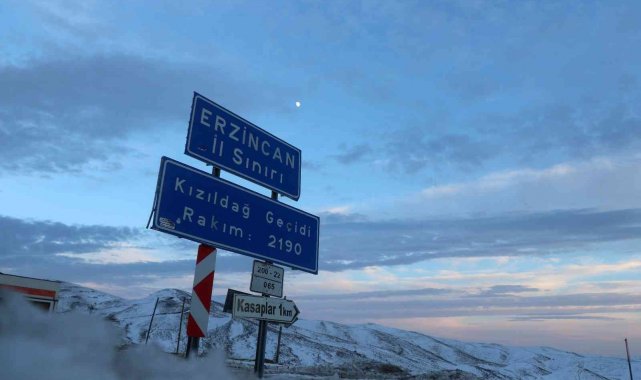 Erzincan-Sivas kara yolu tipi nedeniyle ulaşıma kapatıldı