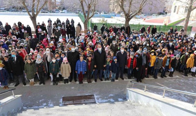 Erzincan'da 41 bin 517 öğrenci karne heyecanı yaşadı