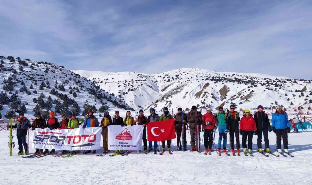 Erzincan&#039;da dağ kayağı temel seviye eğitimi tamamlandı