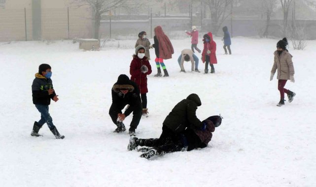 Erzincan&#039;da kar tatili 1 gün daha uzatıldı