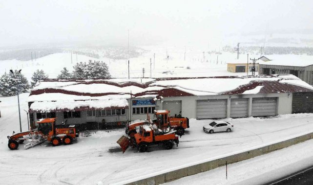 Erzincan&#039;da kar ve tipiden 86 köy, 34 mezra yolu ulaşıma kapandı