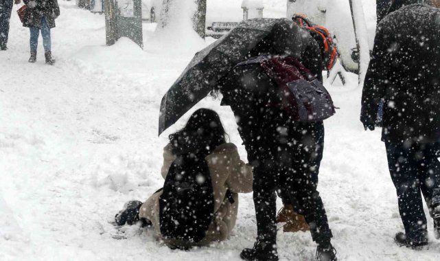 Erzincanlıların kar ve buzla imtihanı