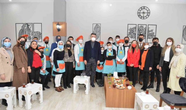 Erzurum&#039;da &#039;üreten özel çocuklar mutlu kafe&#039; açıldı