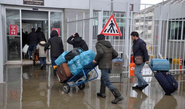 Esendere Sınır Kapısı tekrar geçişlere açıldı