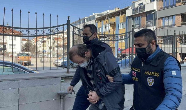 Eşini bıçakla ağır yaralayan öfkeli koca adliyeye sevk edildi