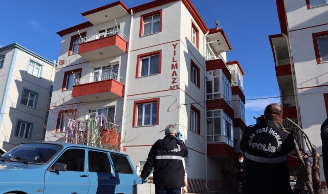 Eşinin ve 1,5 yaşındaki üvey kızının boğazını keserek öldüren şahıs tutuklandı