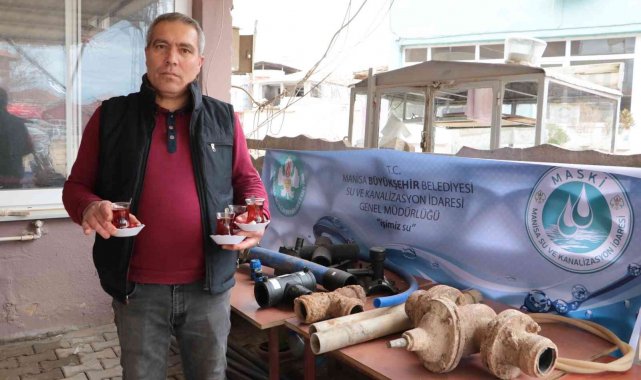 Eski içme suyu boruları mahallede sergilendi