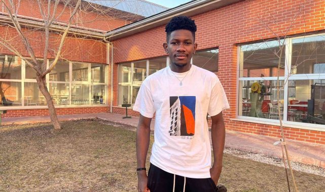 Eskişehir her eğitim öğretim sezonunda yeni ve renkli kültürlerle bütünleşiyor