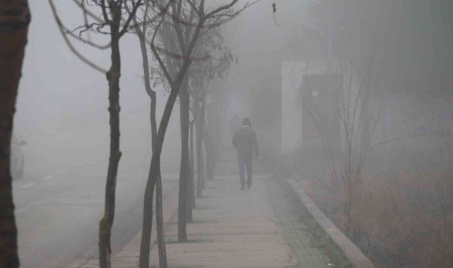 Eskişehir yeni haftaya sis ile başladı