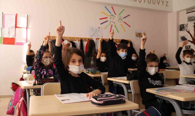 Eskişehir'de 141 bin 513 öğrenci bugün karne alıyor