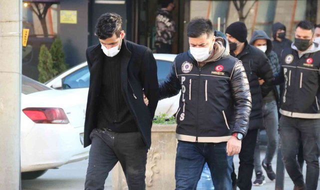 Eskişehir'e boya kovası içinde uyuşturucu madde sokmaya çalıştılar