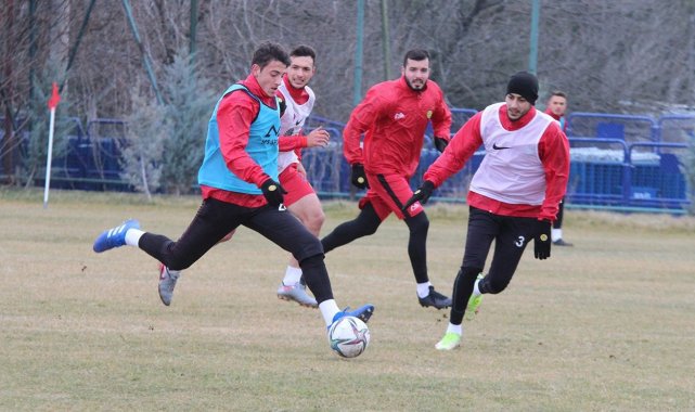 Eskişehirspor Karacabey Belediyespor hazırlıklarını sürdürüyor