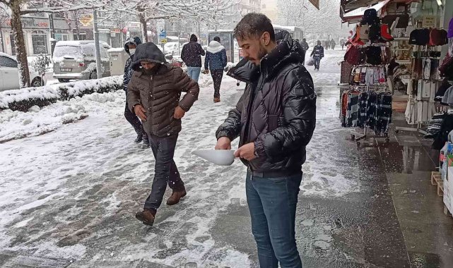 Esnaf buzlanmaya karşı çareyi kendi buldu