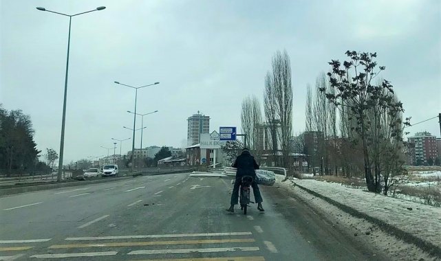 Eşya taşımak için seçtiği yöntem şaşkına çevirdi