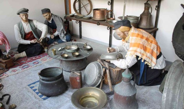 EÜ Etnografya Müzesi'nde 3 bine yakın önemli eser sergileniyor