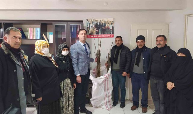 Evlat nöbetindeki ailelerden Devlet Bahçeli Hatıra Ormanı'na fidan desteği