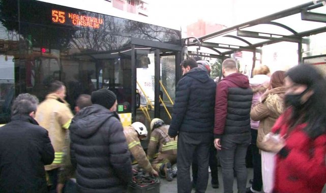 Eyüpsultan'da İETT otobüsünün durağa daldığı anlar kamerada