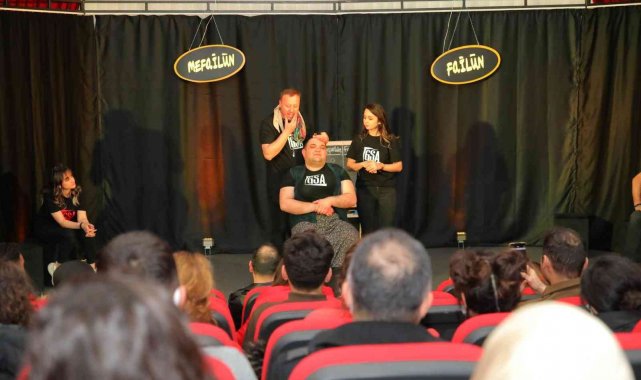 Fatsa'da, 'Mesaiden Sahneye' adlı doğaçlama tiyatro sahne aldı