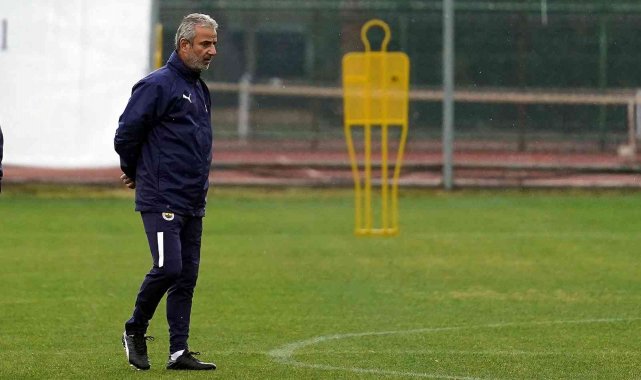 Fenerbahçe yağmur altında çalıştı