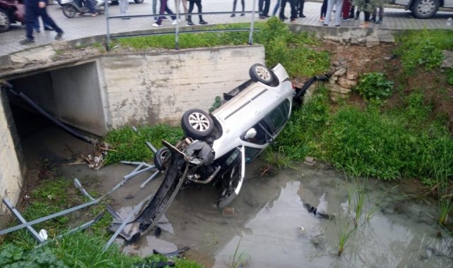 Fethiye'de otomobil su kanalına devrildi: 2 yaralı
