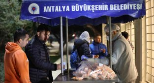 Final sınavlarına hazırlanan üniversite öğrencilerinin çorbası Büyükşehir'den