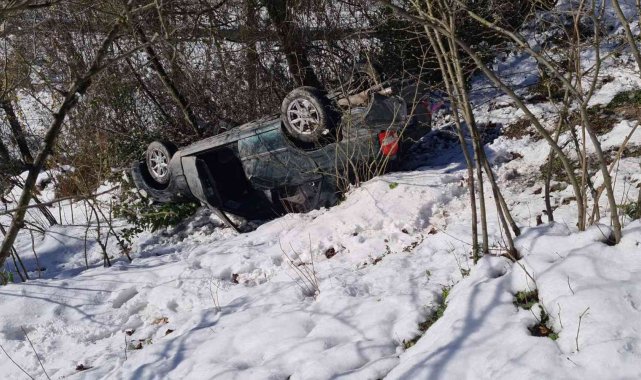 Fındık bahçesine uçan otomobil takla attı