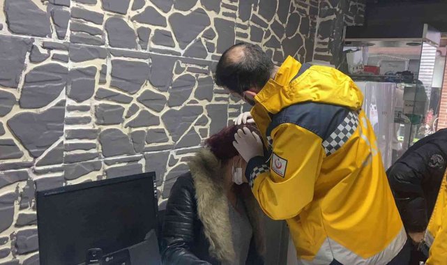 Fırtına nedeniyle çatıdan kopan sac 2 kadını yaraladı