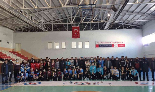 Floor curlingte şampiyonlar belli oldu