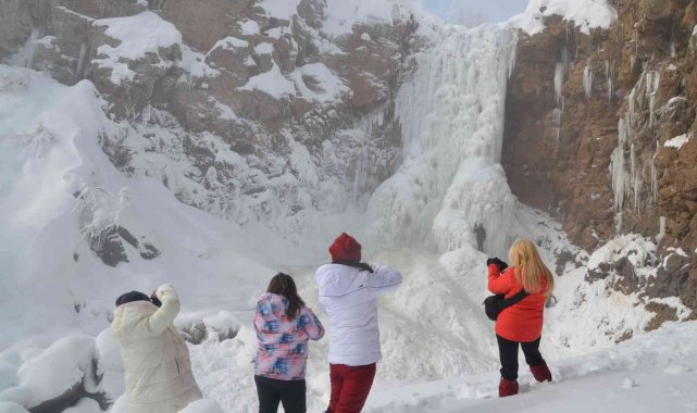 Fotoğraf sanatçıları kışın güzelliklerini fotoğrafladı