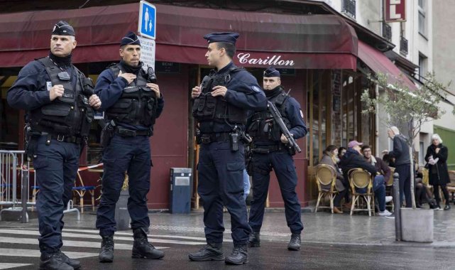 Fransa&#039;da 6 polise ırkçı hakaret ve şiddetten hapis cezası