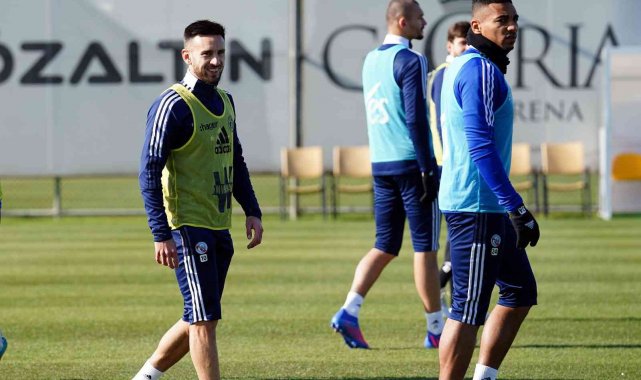 Fransız ekibi Strasbourg, Antalya'da kamp yapıyor