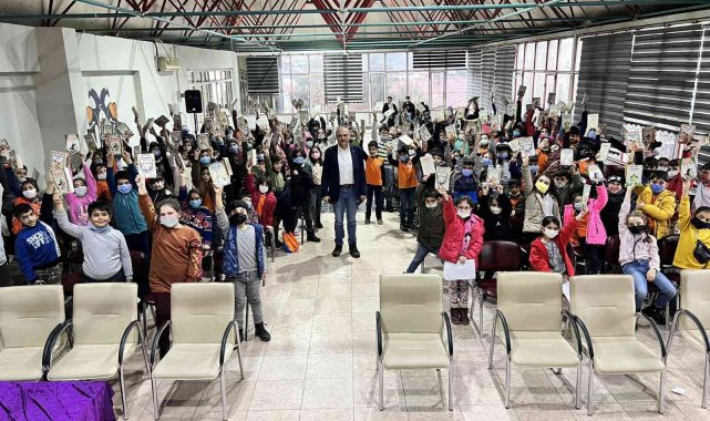 Gazeteci Yazar Çelebi, İliç&#039;te öğrencilerle buluştu