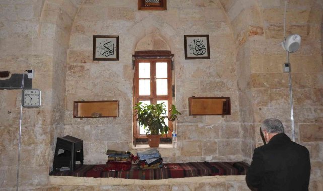 Gaziantep&#039;in tarihi camileri hatlarla donatıldı