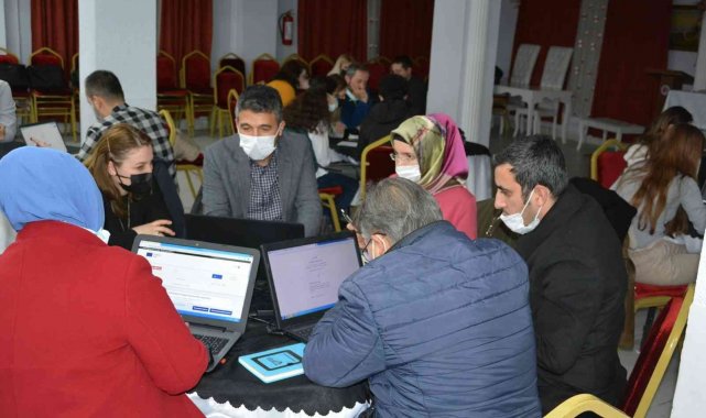 Gediz&#039;de Erasmus ve e-twinning proje yazma ve başvuru atölye çalışması