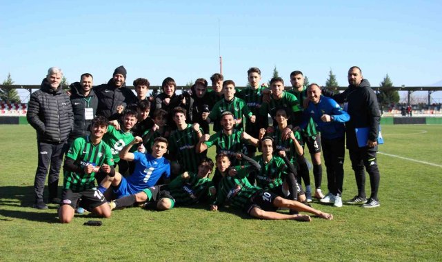 Genç Horozlar Manisa'yı eli boş gönderdi