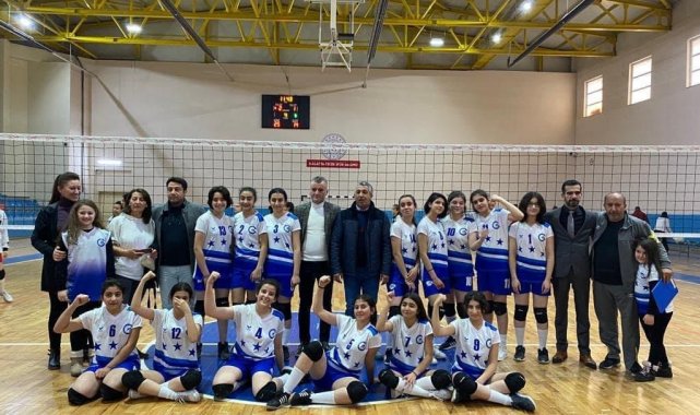 Genç voleybolcular, Türkiye yarı finaline çıktı