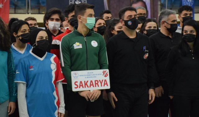 Gençler Badminton Grup Müsabakaları Bilecik&#039;te başladı