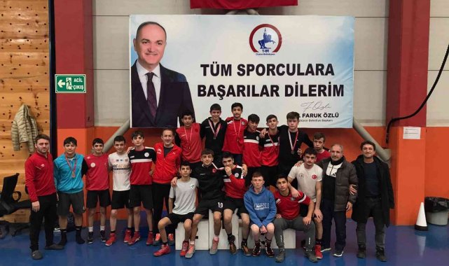 Gençler Güreş il birinciliği yapıldı