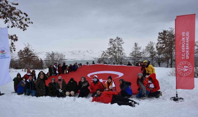Gençler Hazarbaba Kayak Merkezi&#039;nde doyasıya eğlendi